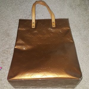 ON SALE Authentic Louis Vuitton Reade MM